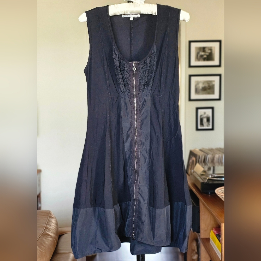 Sunlight Paris Black Sleeveless Shift Dress